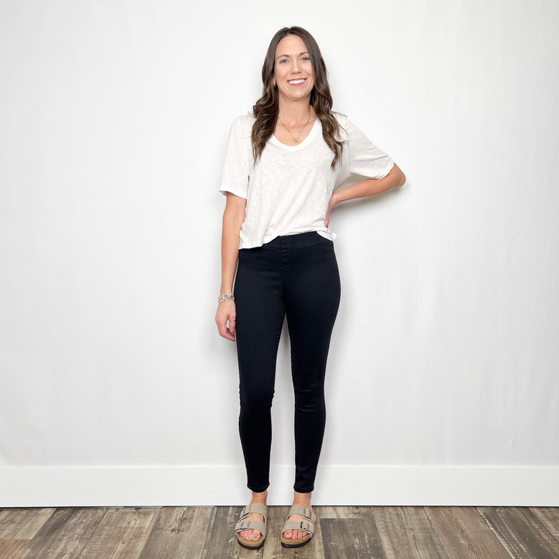Forever Stretch High Rise Skinny Pull-On Jeans in Black