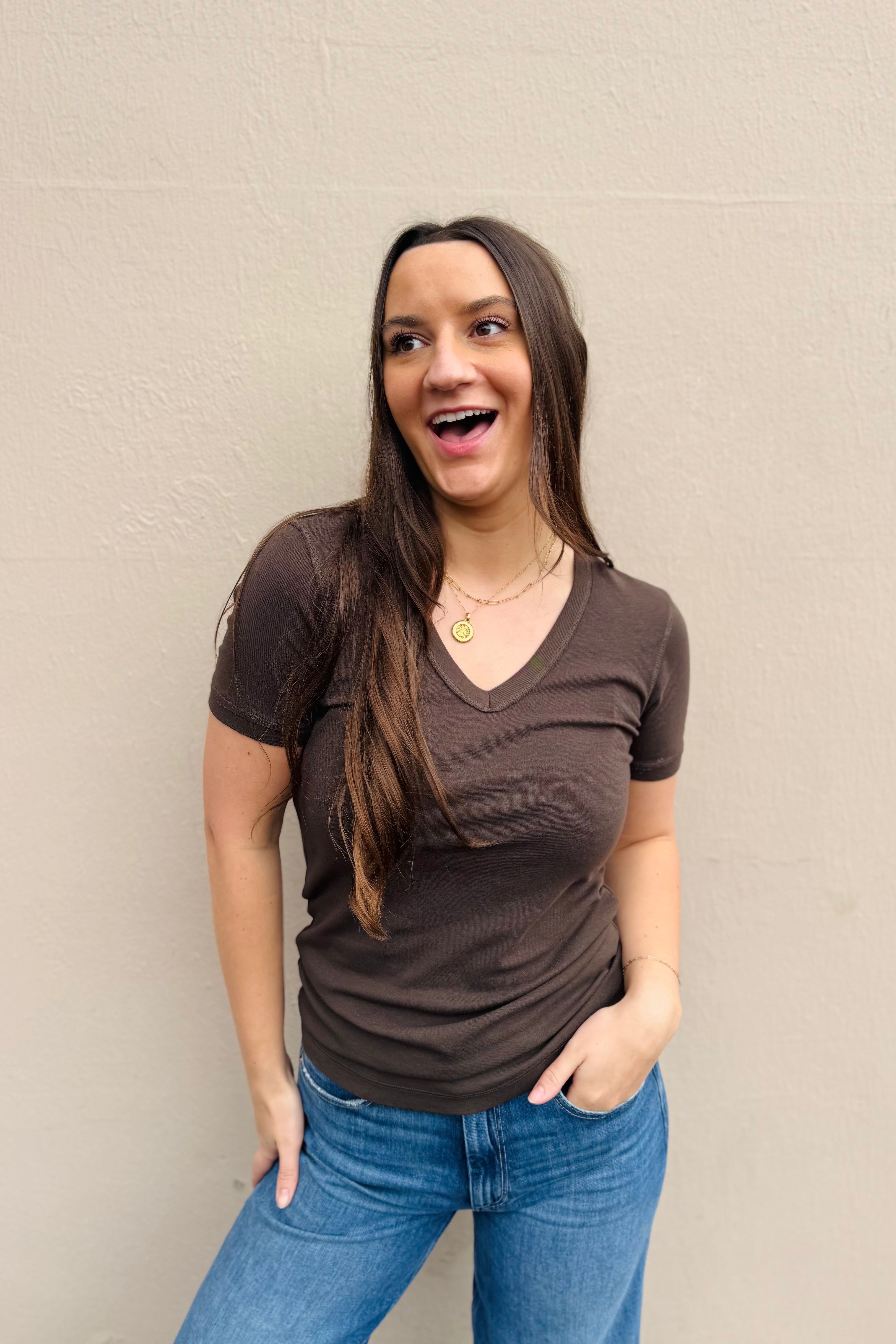 Flagship S/S V-Neck-Chocolate