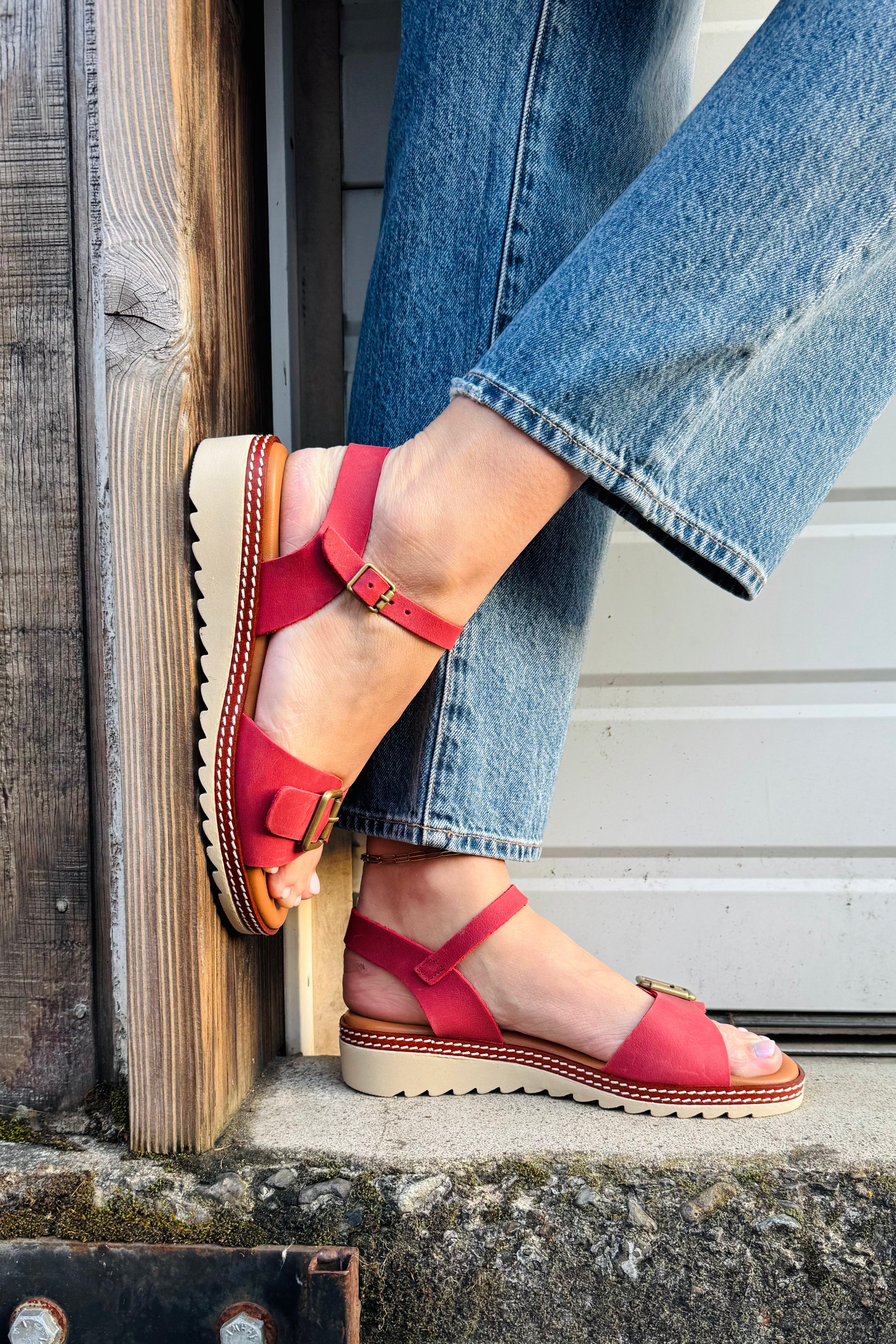 This is the perfect sandal for spring and summer! It would go perfectly with all types of denim washes from light to dark. Pair it with shorts, skirts, or dress for a fun Arktana vibe. The Sandal is very comfortable and very PNW for the summer. Available in Camas, WA & Ridgefield, WA .