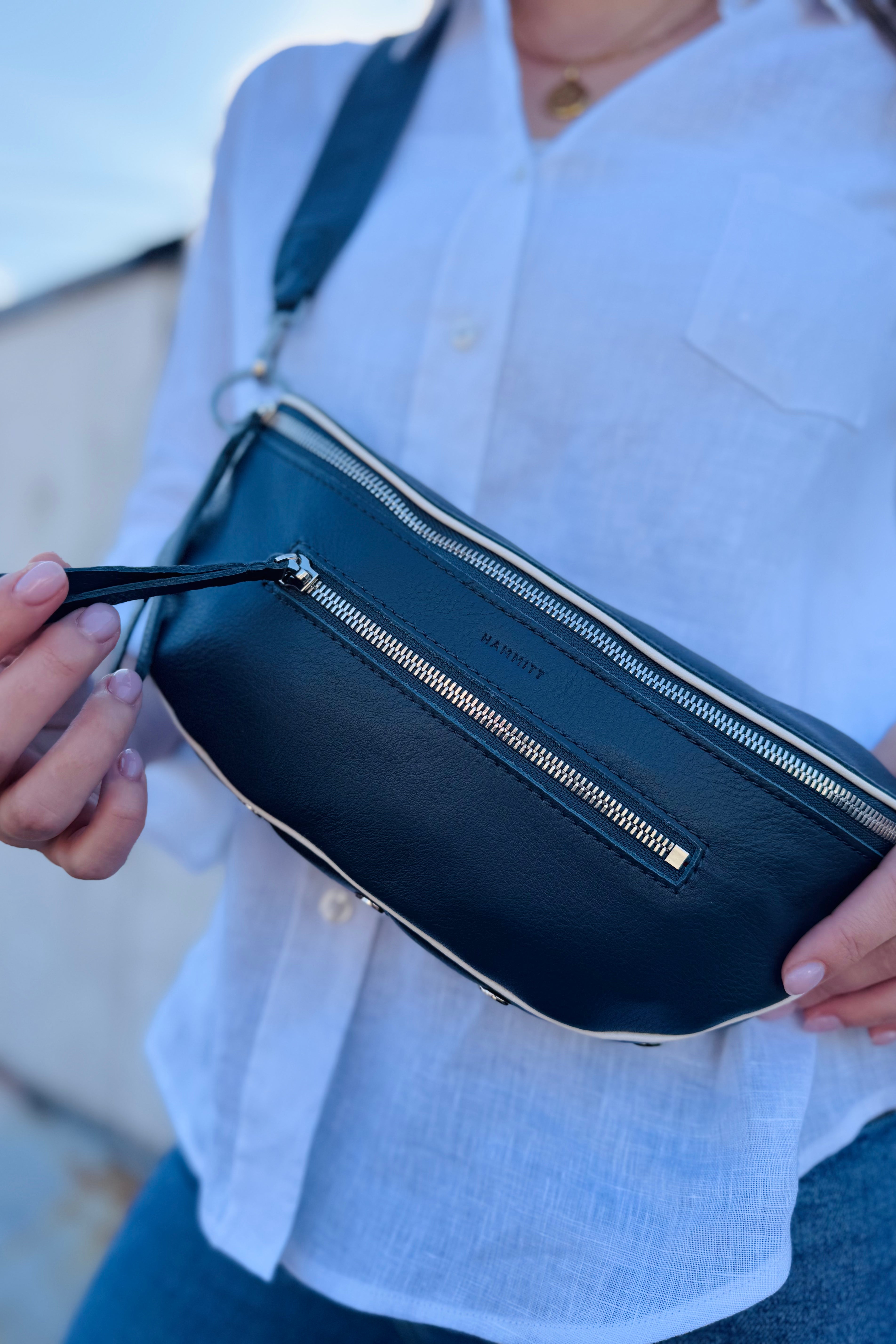 Charles Crossbody Med-Nautical Navy