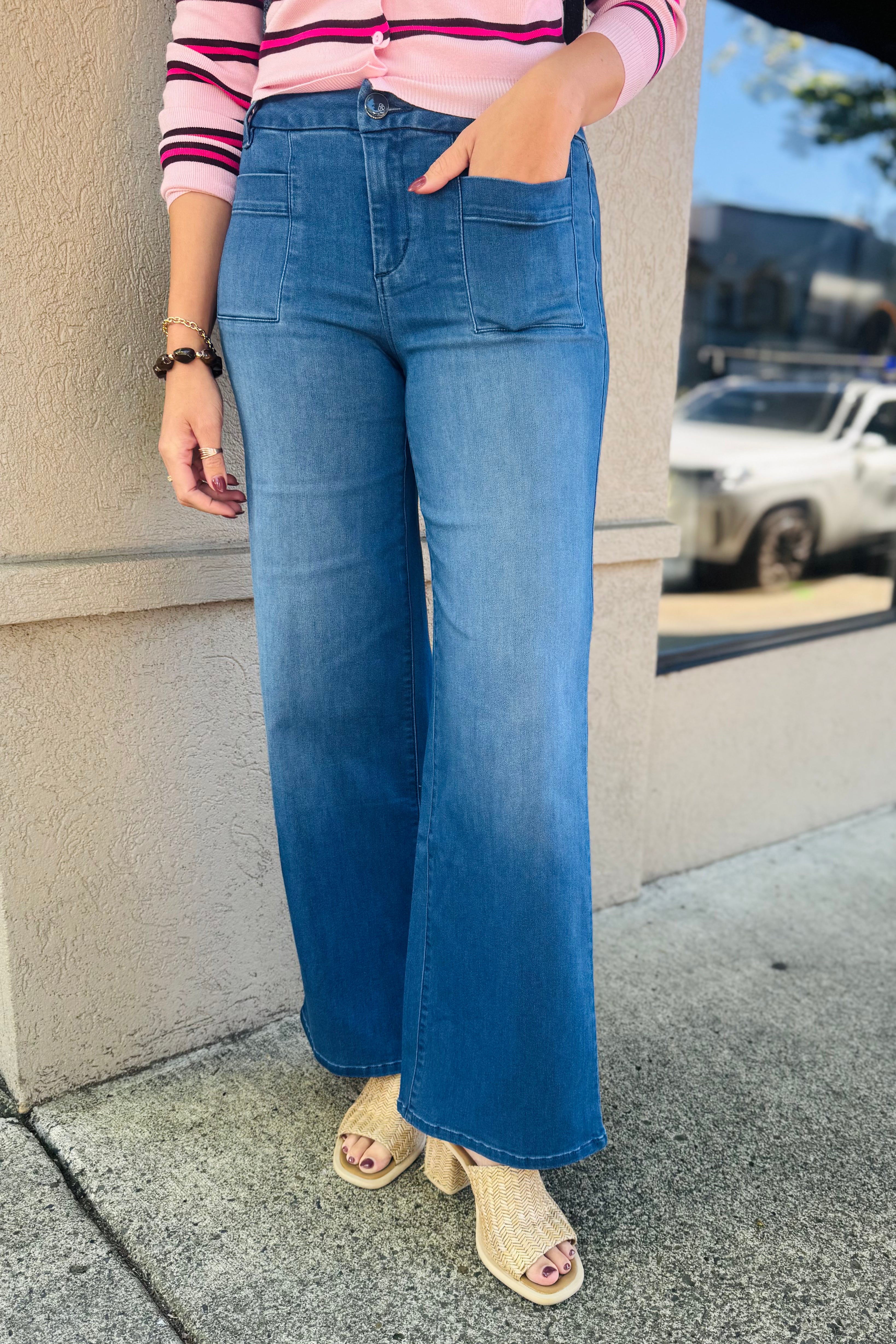 32'' Patch Pocket Wide Leg
