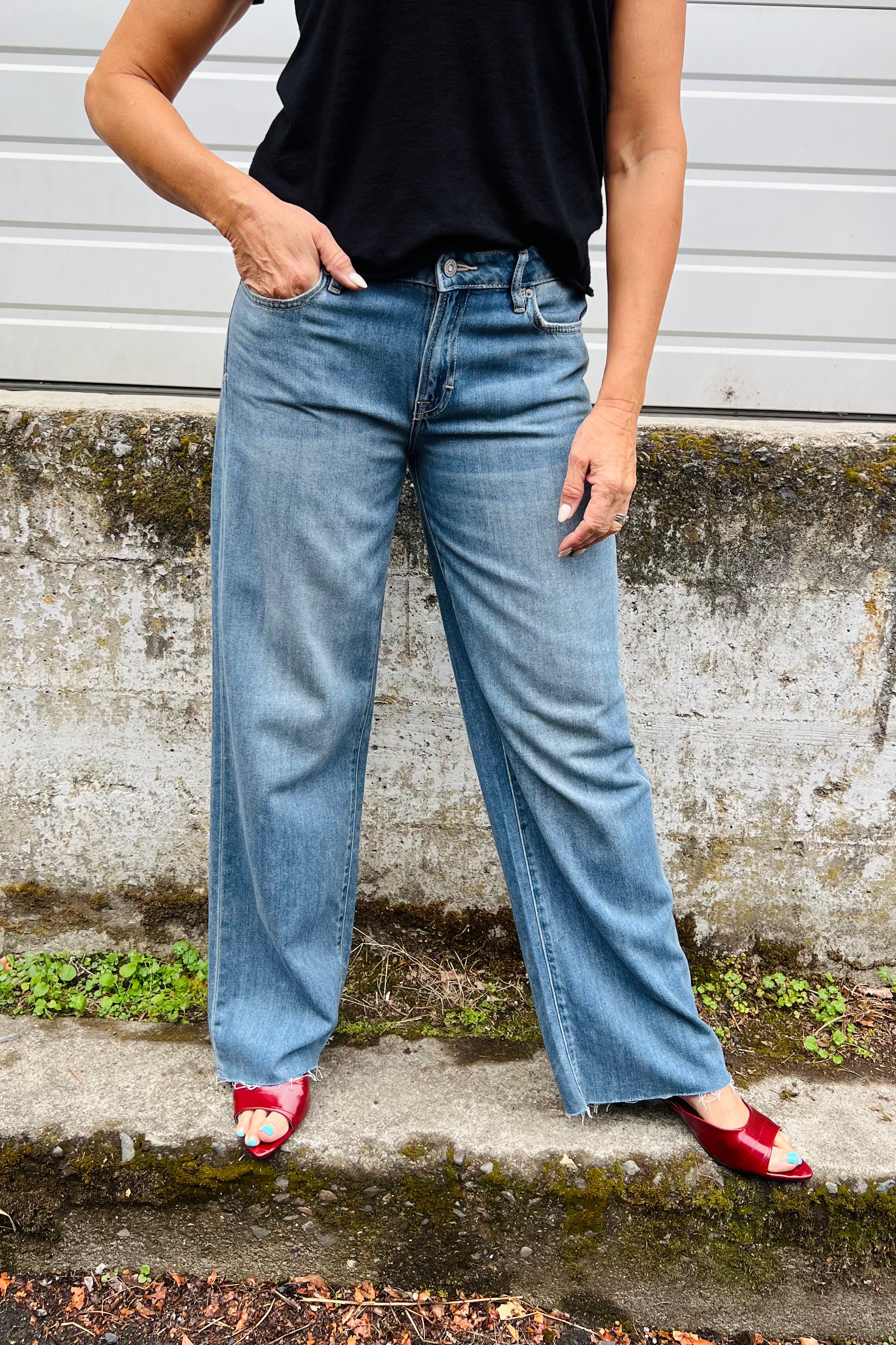 Logan Mid Rise Dad Jean-Medium Blue