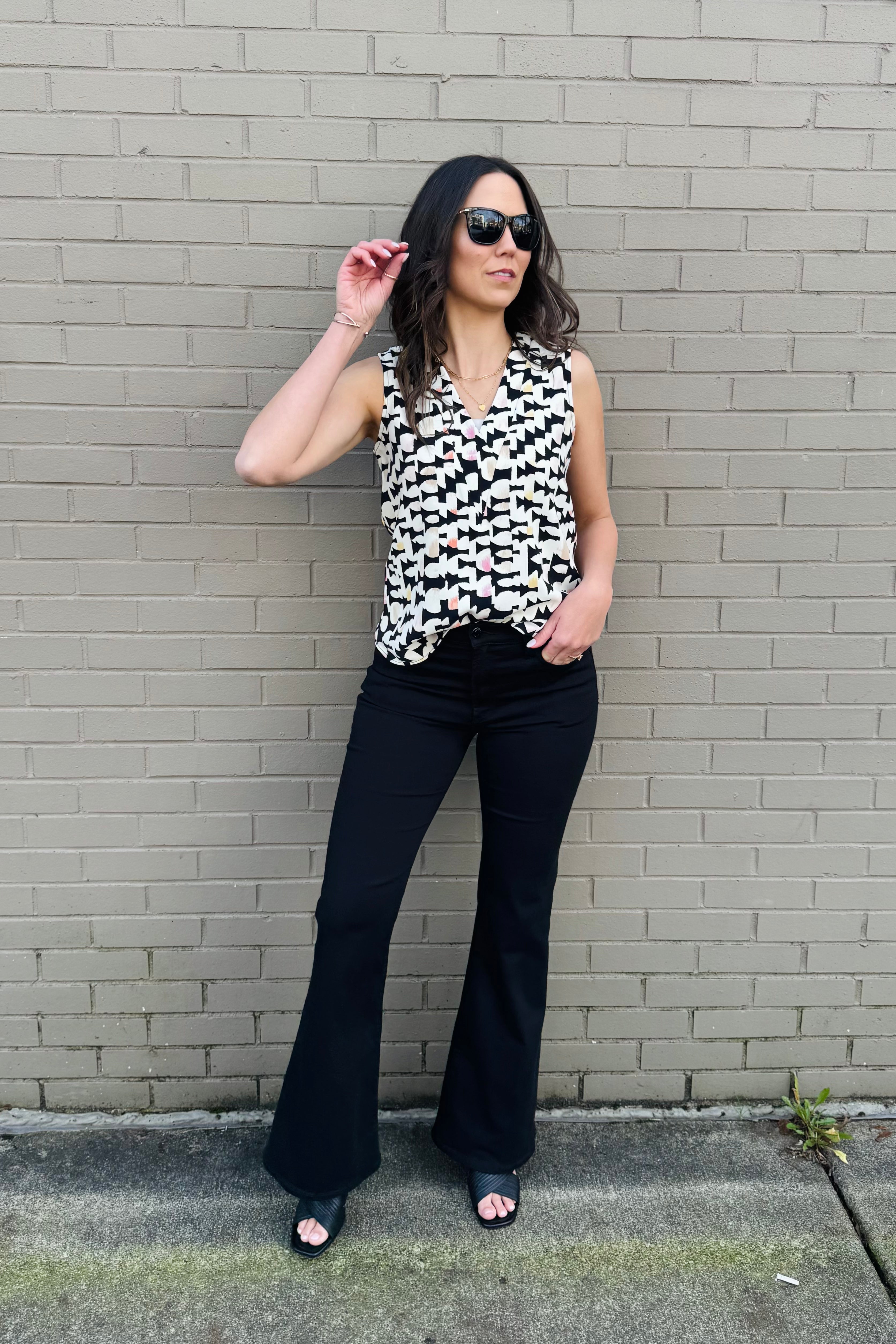 This is a great blouse for many of occasions. Great for work wear or casual wear. Love this Sleeveless Tank Nic & Zoe Brand is popular.. Style it with a blazer and dress pants or classic denim and sneakers.