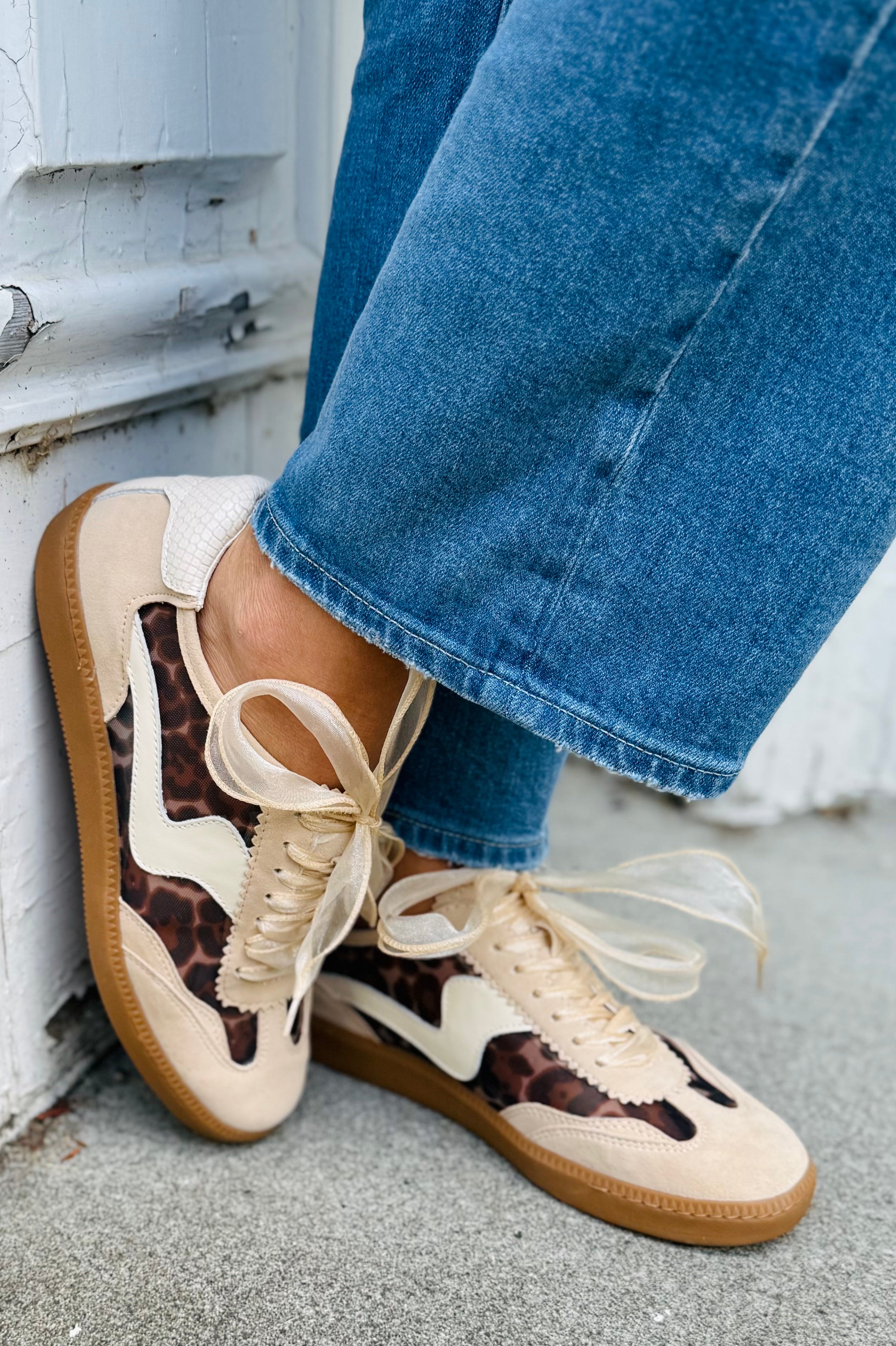 Notice Mesh Sneakers