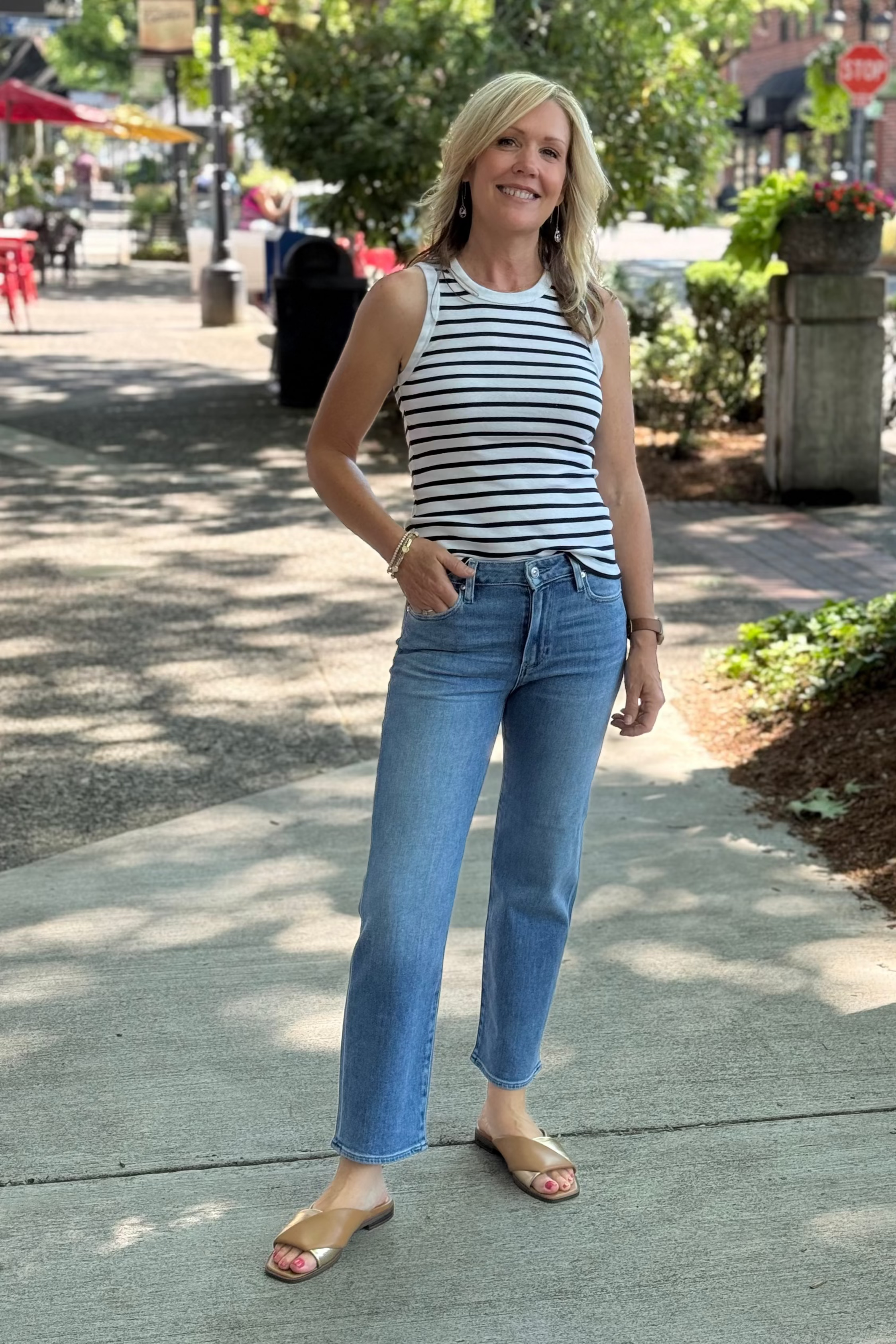 The perfect mid rise tapered leg ankle demin
