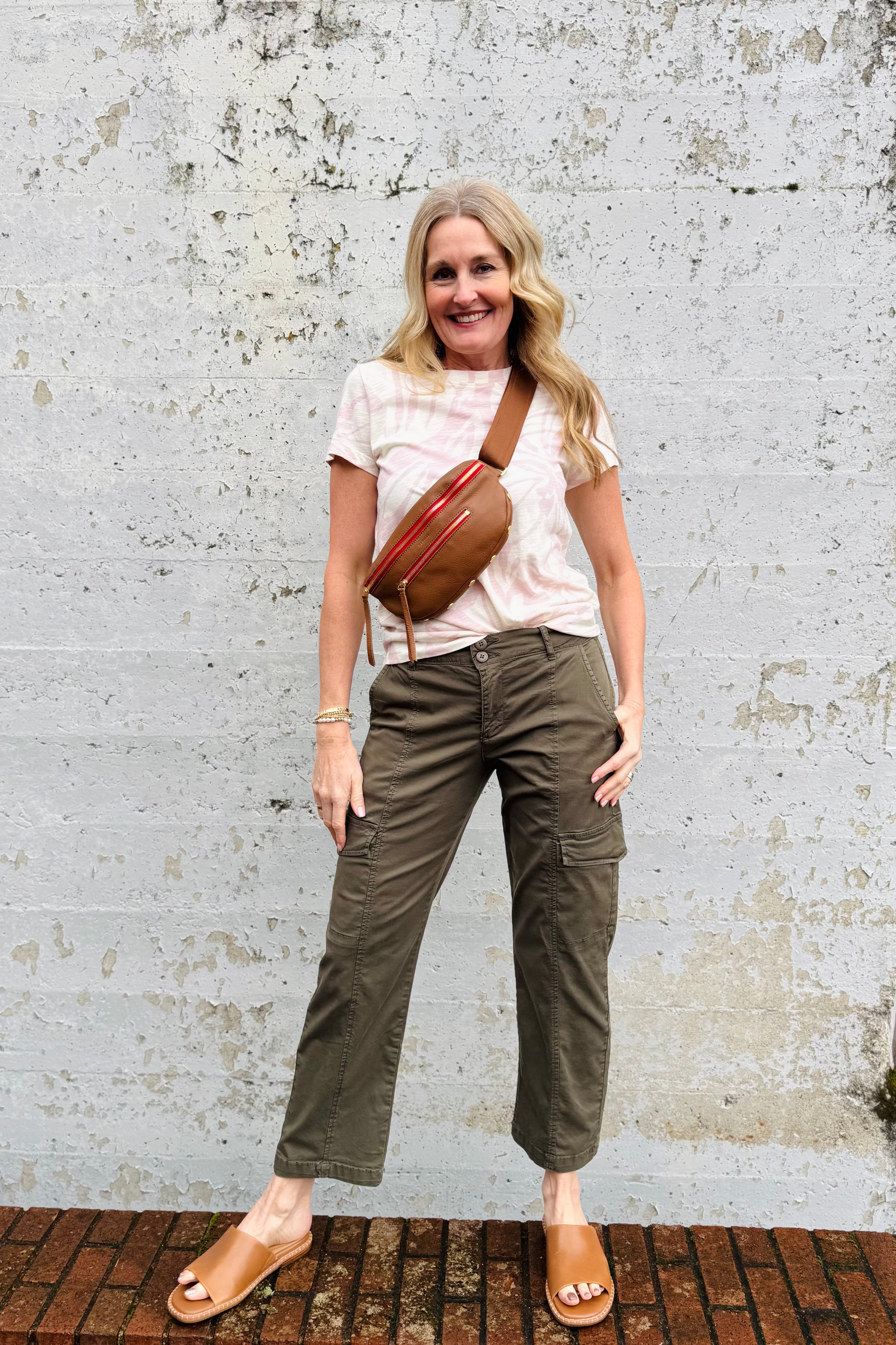 The perfect pant for the Spring and Summer in PNW. The people in Camas and Ridgefield love a straight cropped pant especially this perfect green color by Sanctuary.