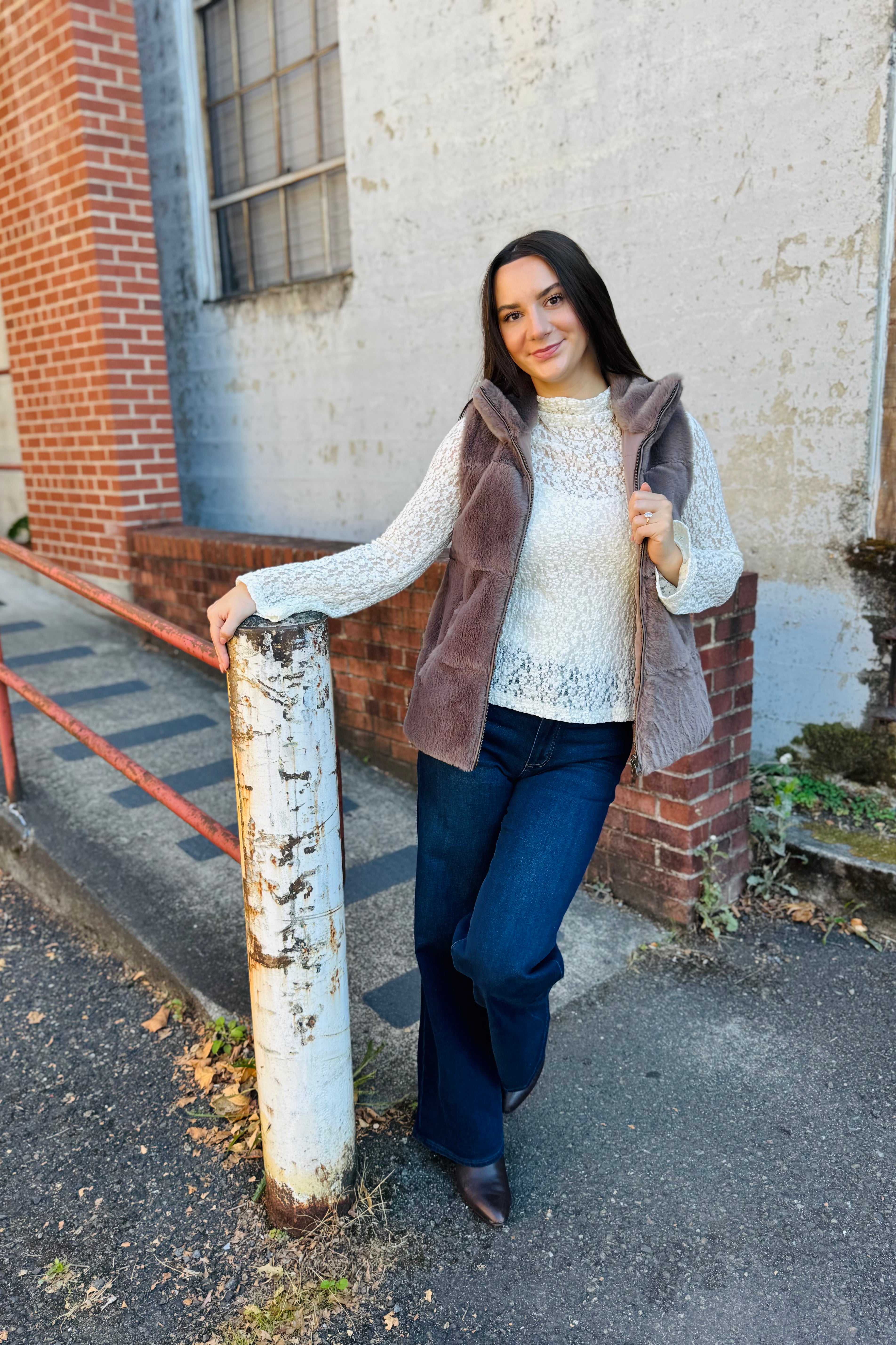 Sarah Side-Zip Vest - Soft Brown