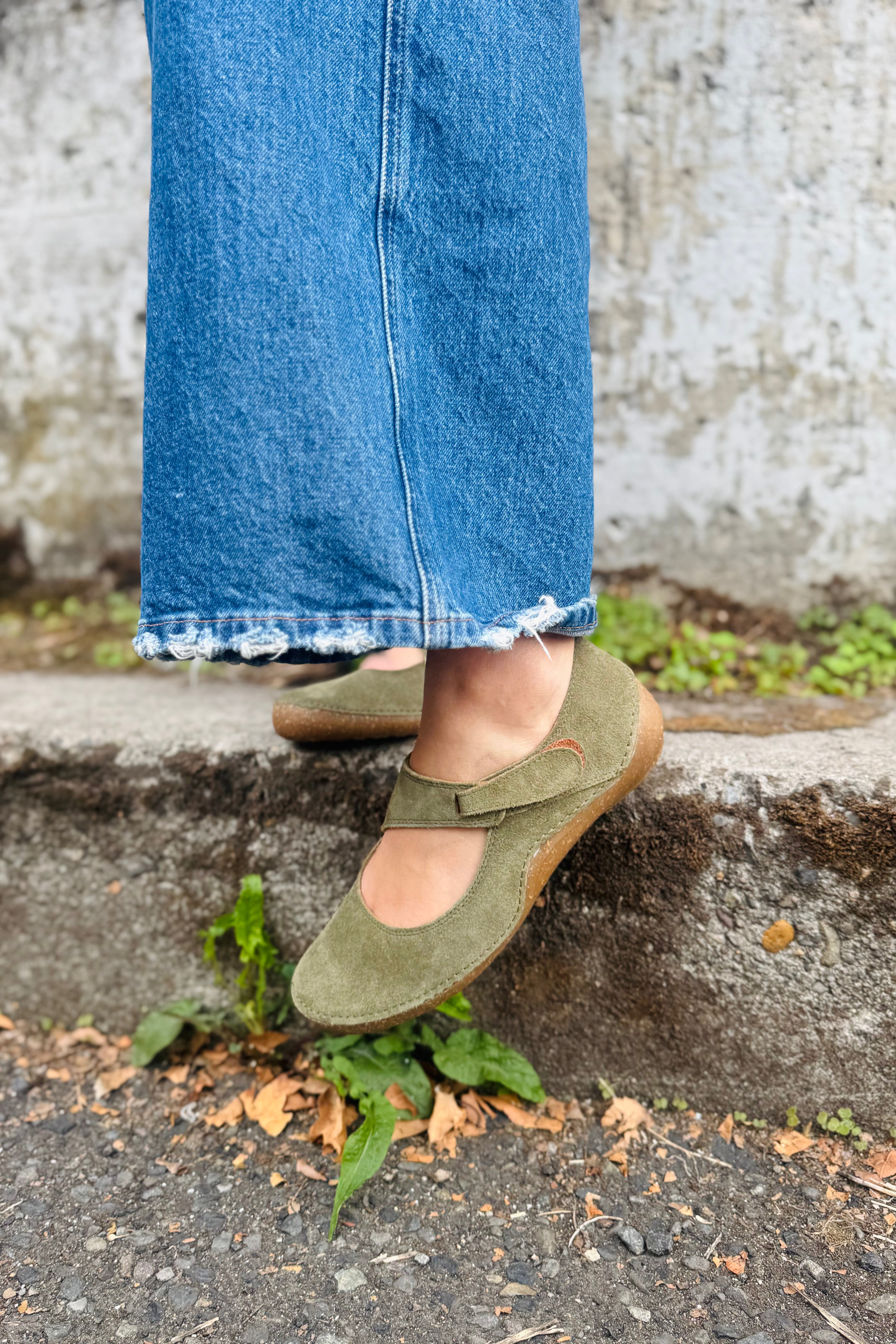 Scarlet Shoe