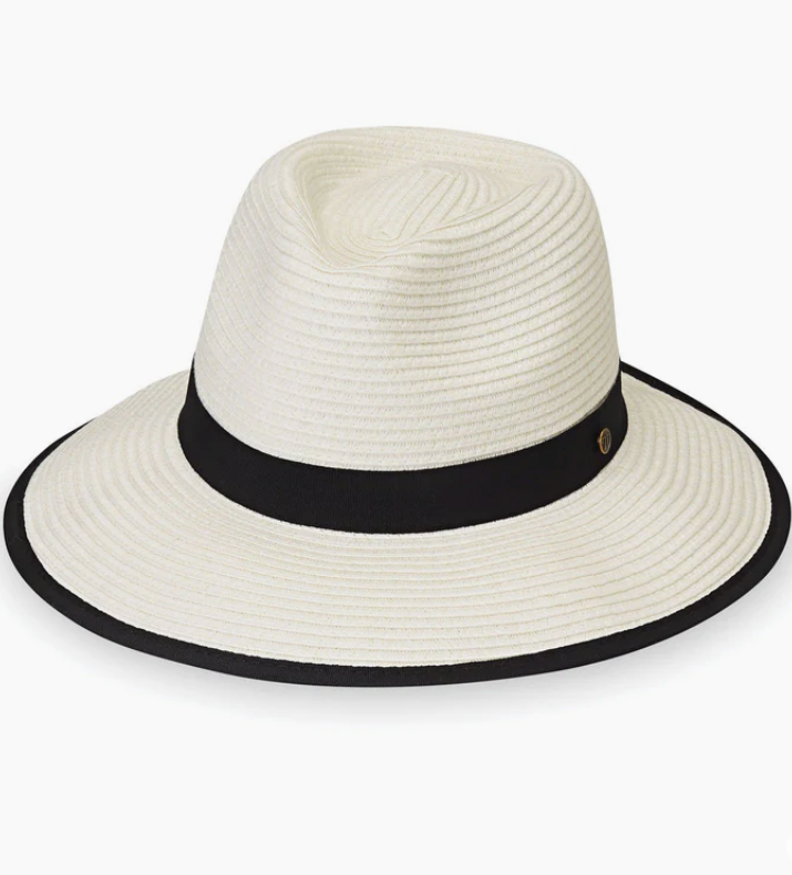 Gabi Hat-Ivory