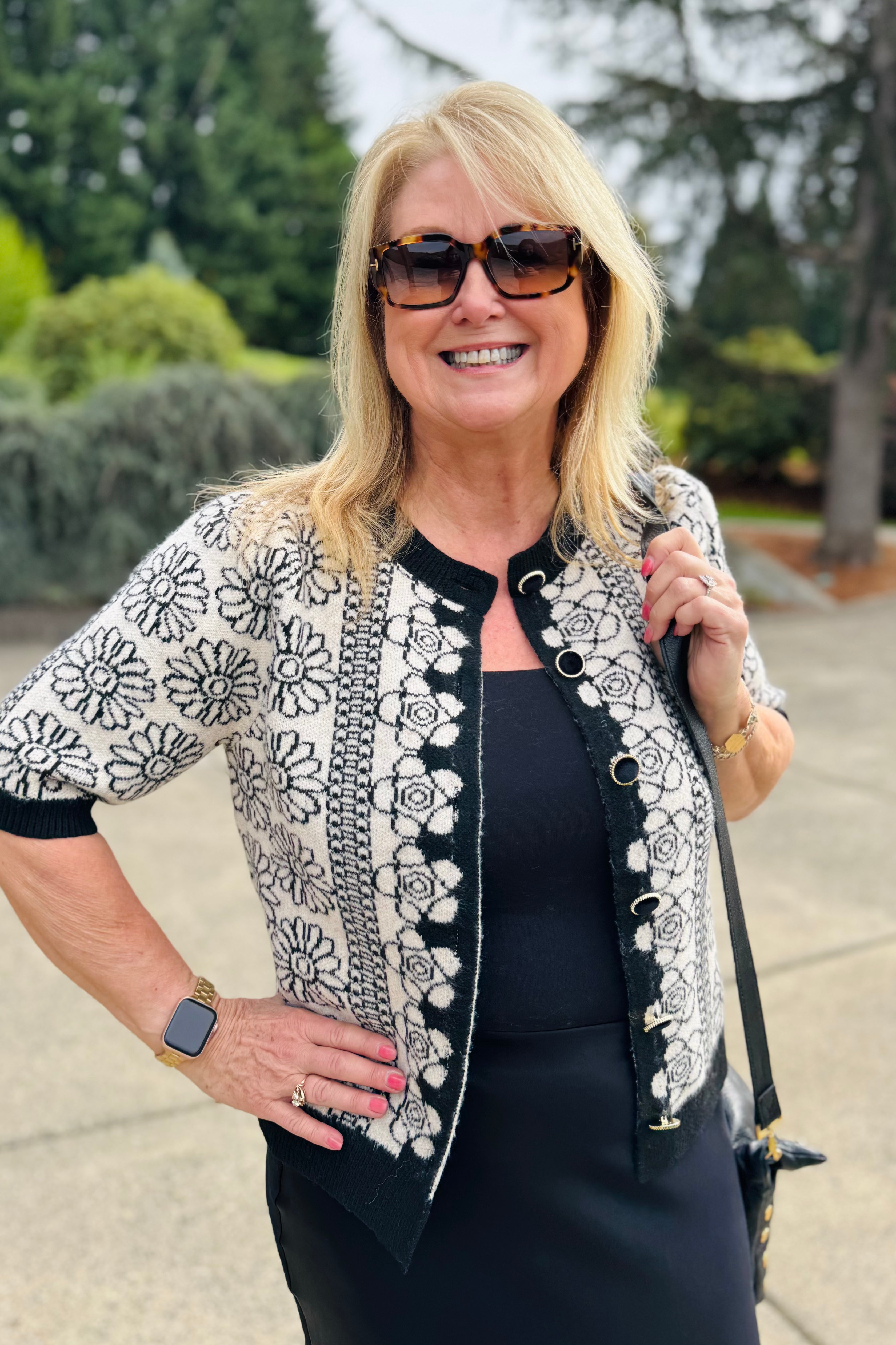 Short Sleeve Floral Detail Knit Cardigan