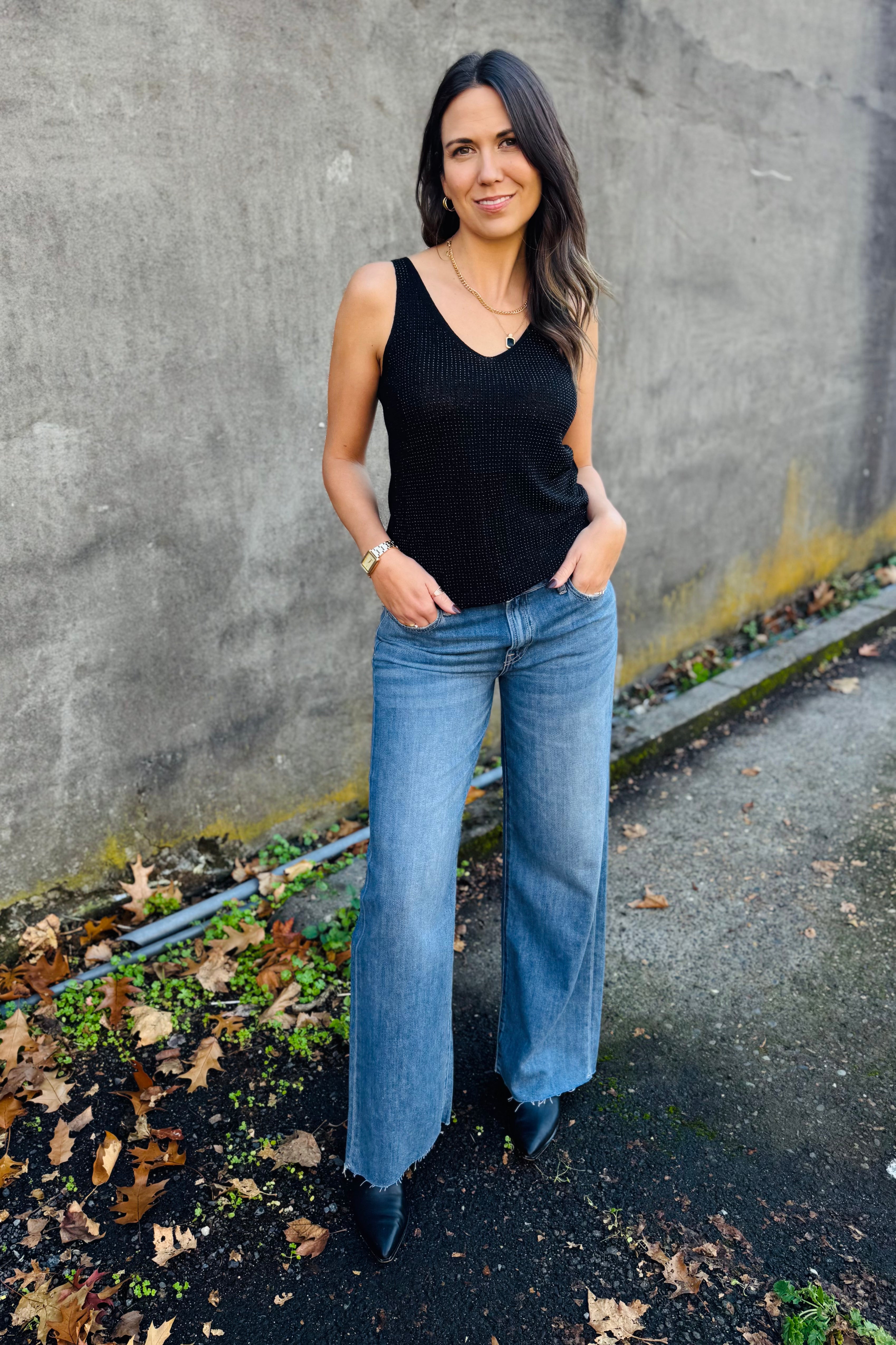 Sleeveless V-Neck Pullover