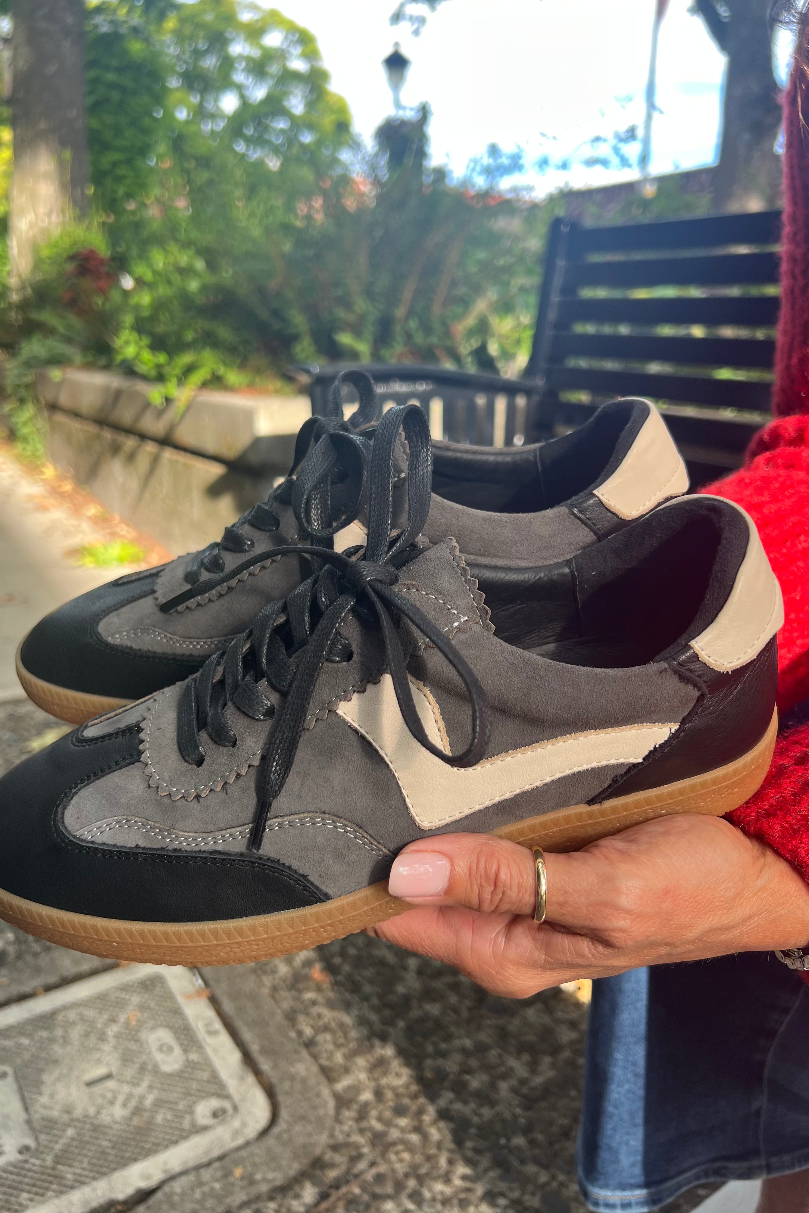 Stevie Sneaker