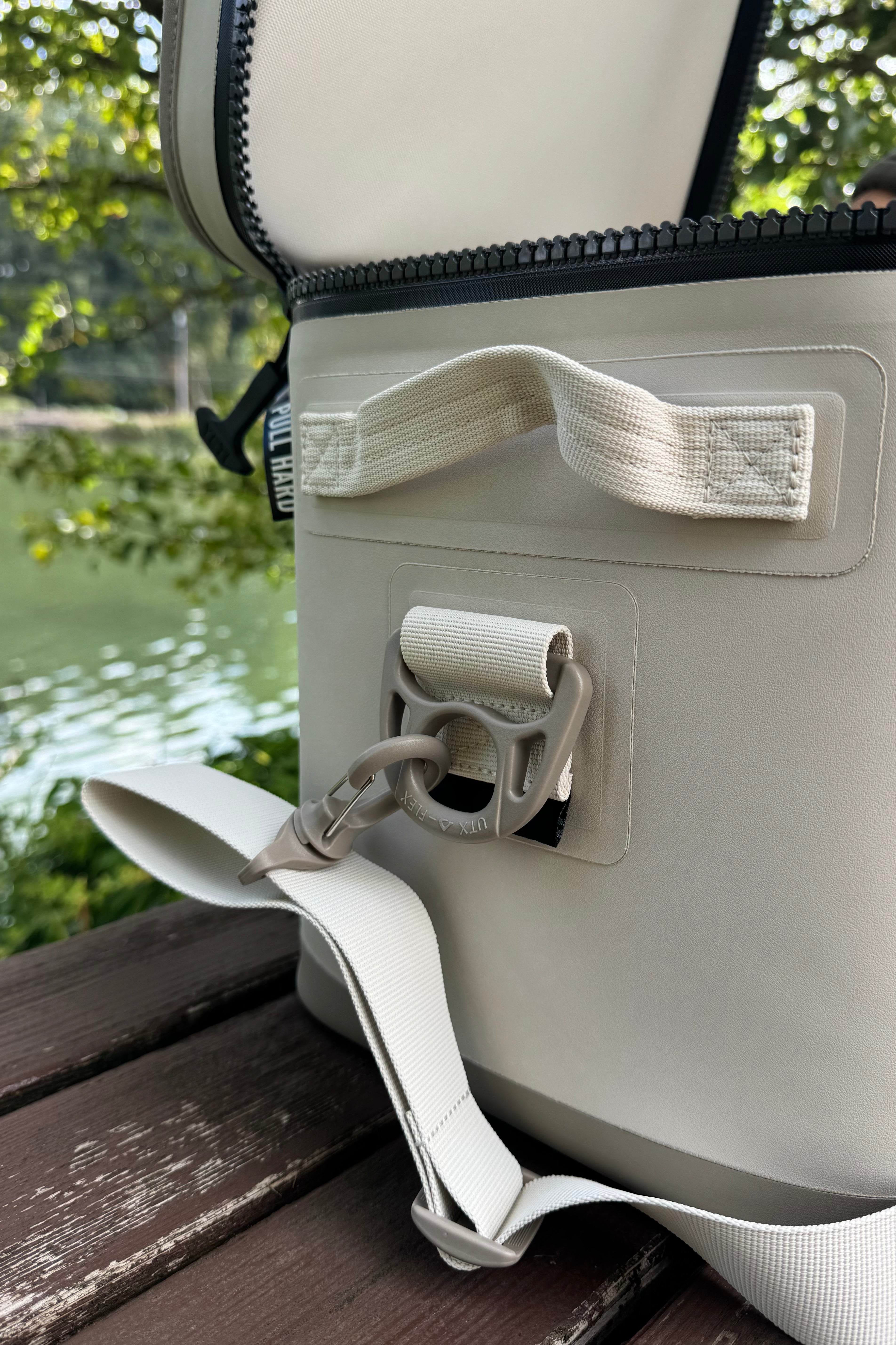 YETI Hopper Flip 12 Soft Cooler - Cape Taupe
