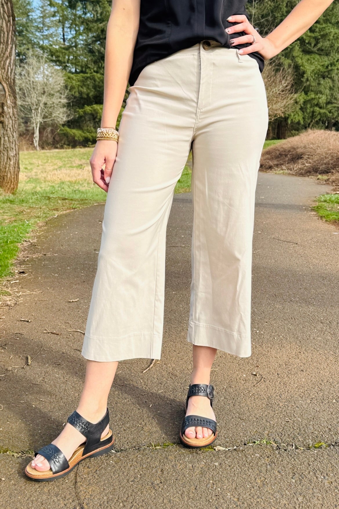 Flowy High Rise Twill Capri