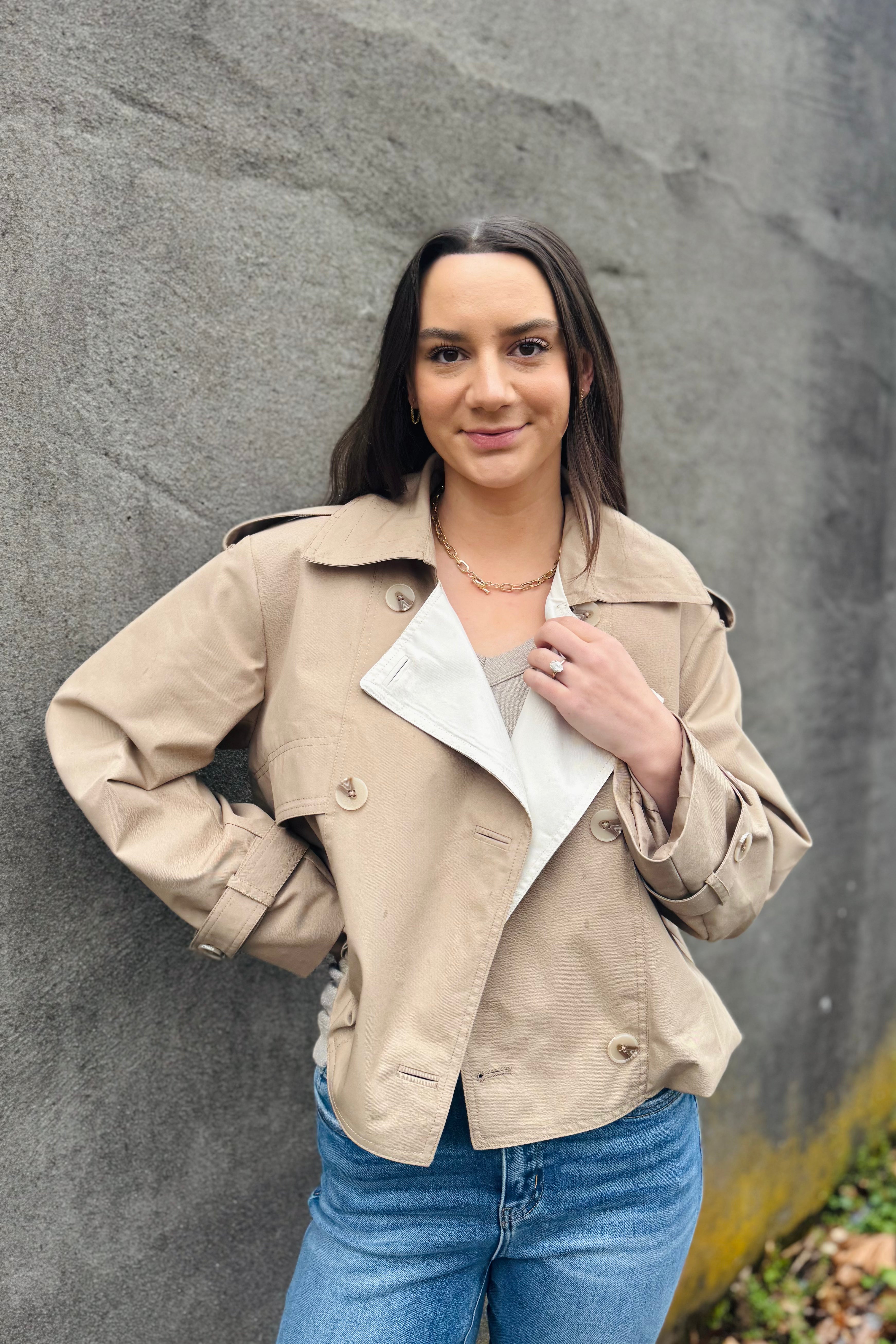 The perfect short trench with a stunning bubble detail. So timeless and classy and paired perfectly with denim. If you are looking for that third layering piece you'll reach for time and time again, this is it! 