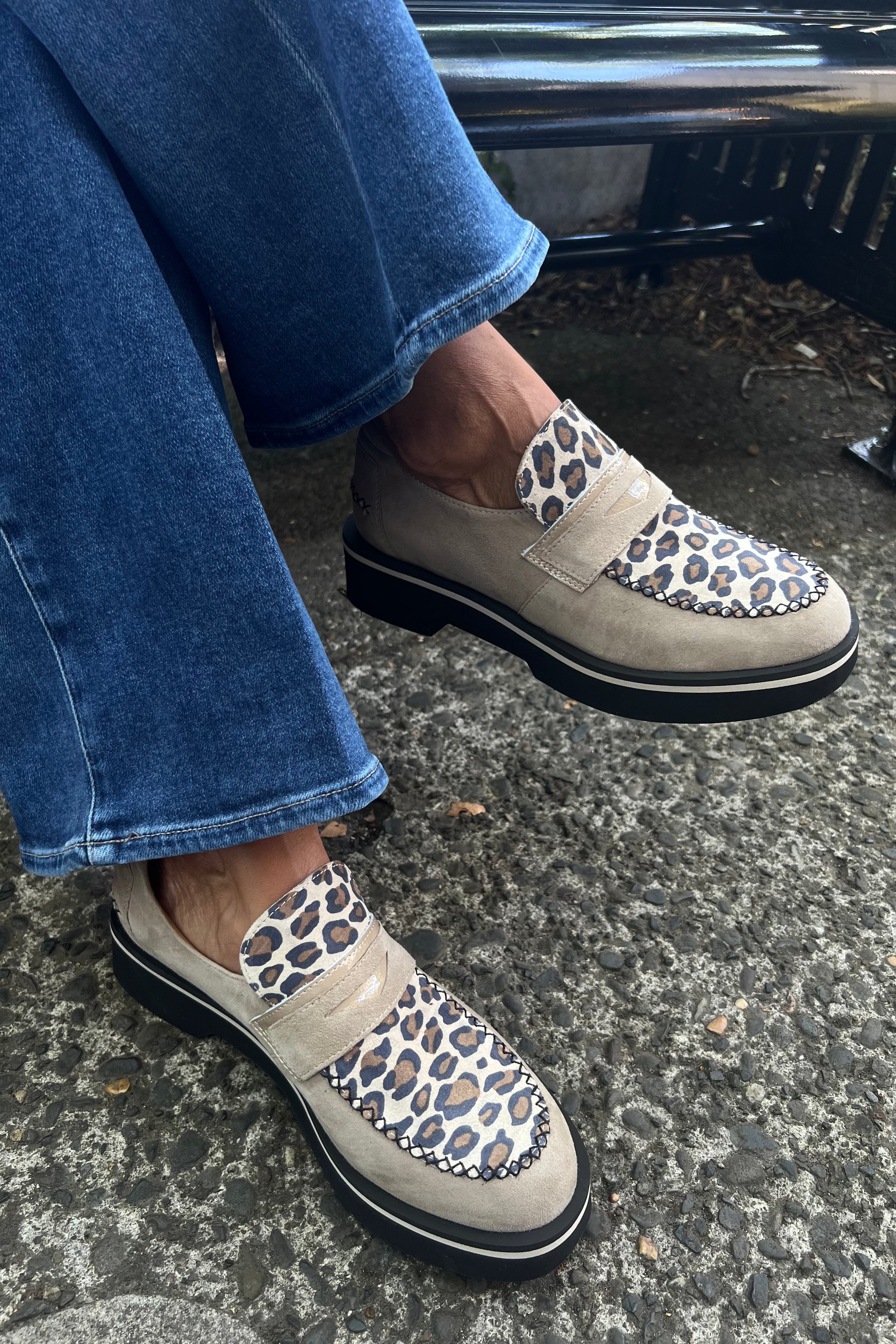 The Vanda loafer offers a sophisticated twist on a classic style, combining earthy tones with a luxurious finish. Its chunky sole adds modern durability and comfort, making it perfect for women who seek a harmonious blend of effortless casual wear and refined elegance. Ideal for those who prioritize style without sacrificing comfort.