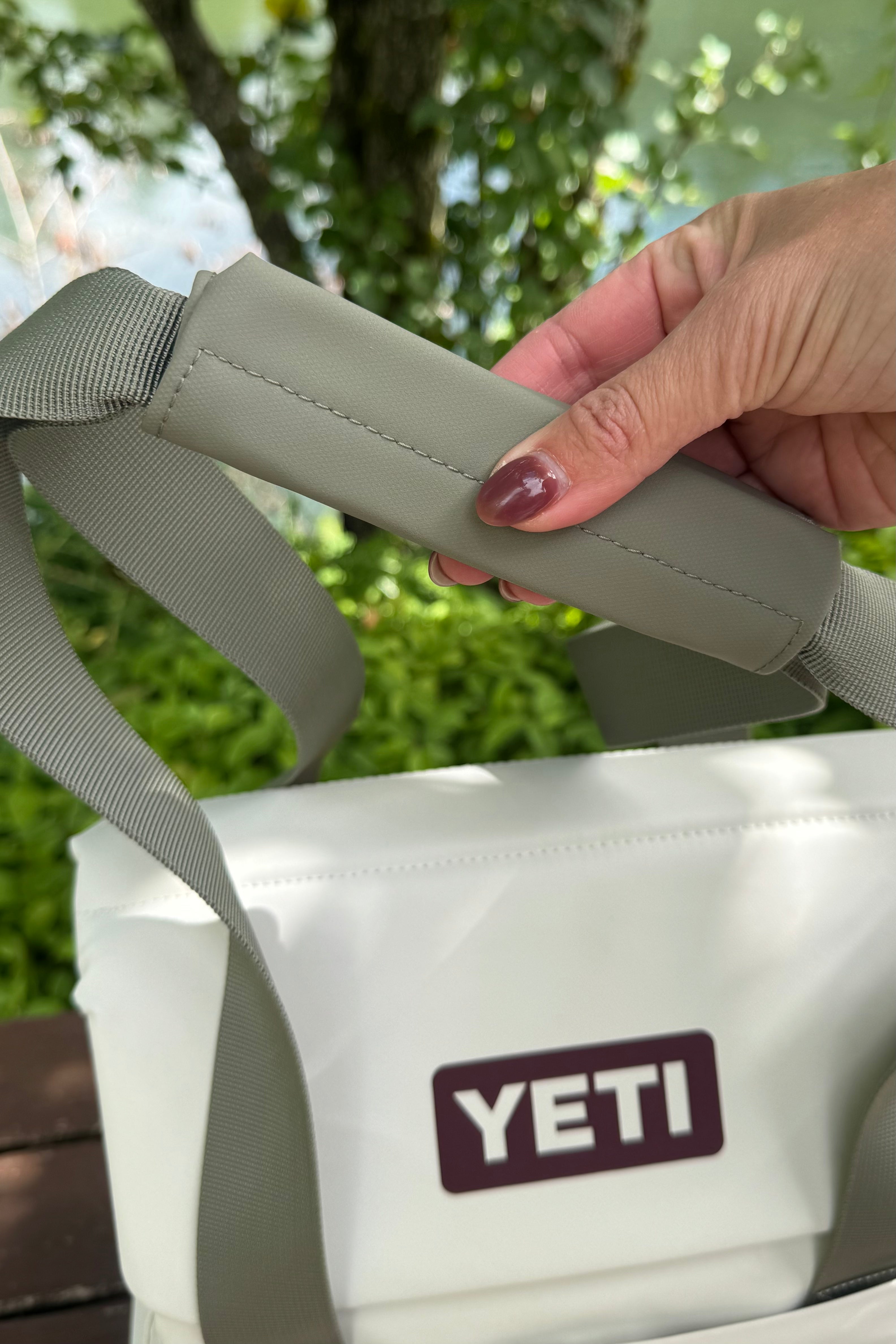 YETI Daytrip 14L Insulated Tote Bag - Aspen/Pampa/Wild Vine