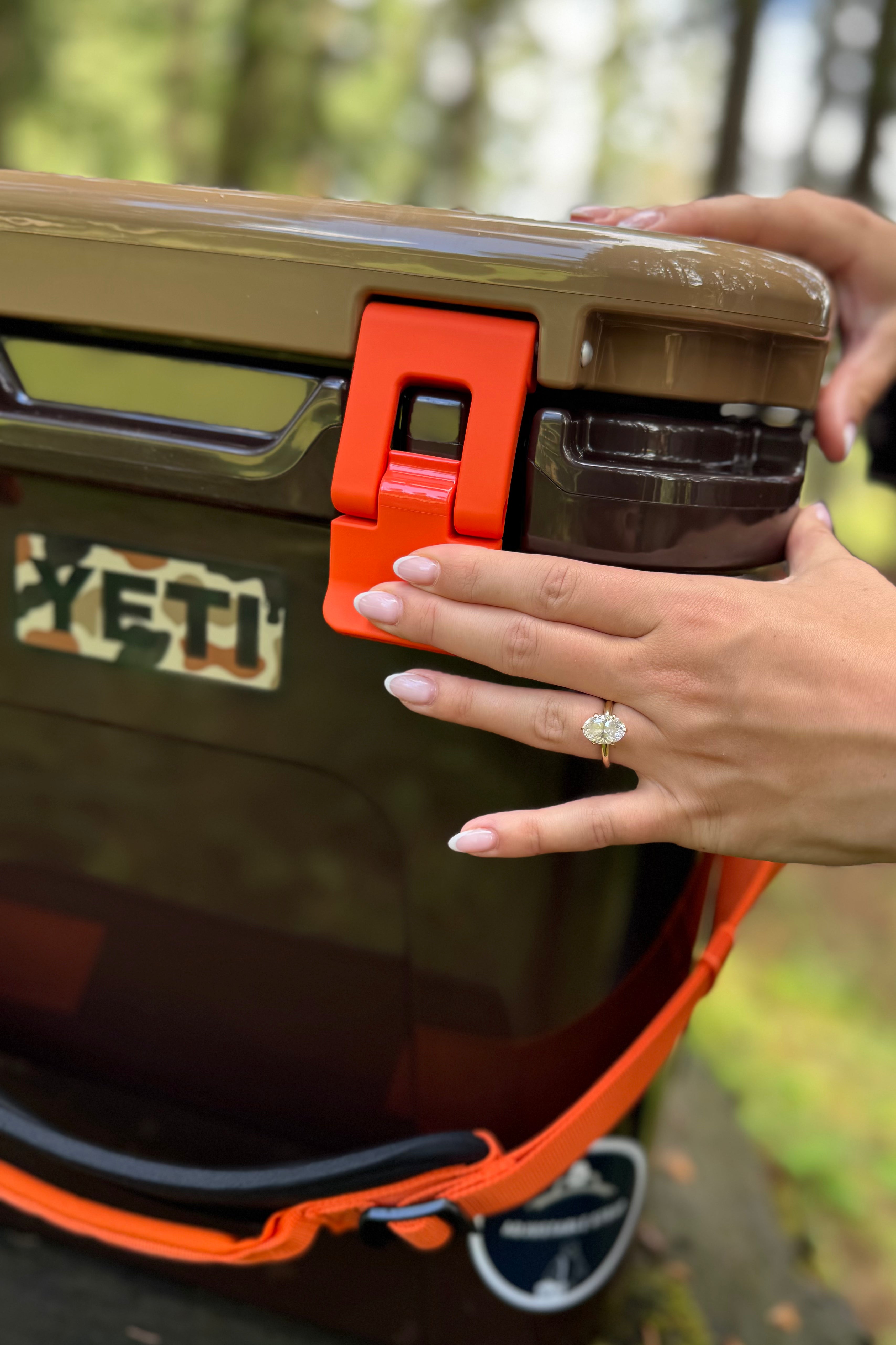 YETI Roadie 24 2.0 Hard Cooler - Wetlands Camo