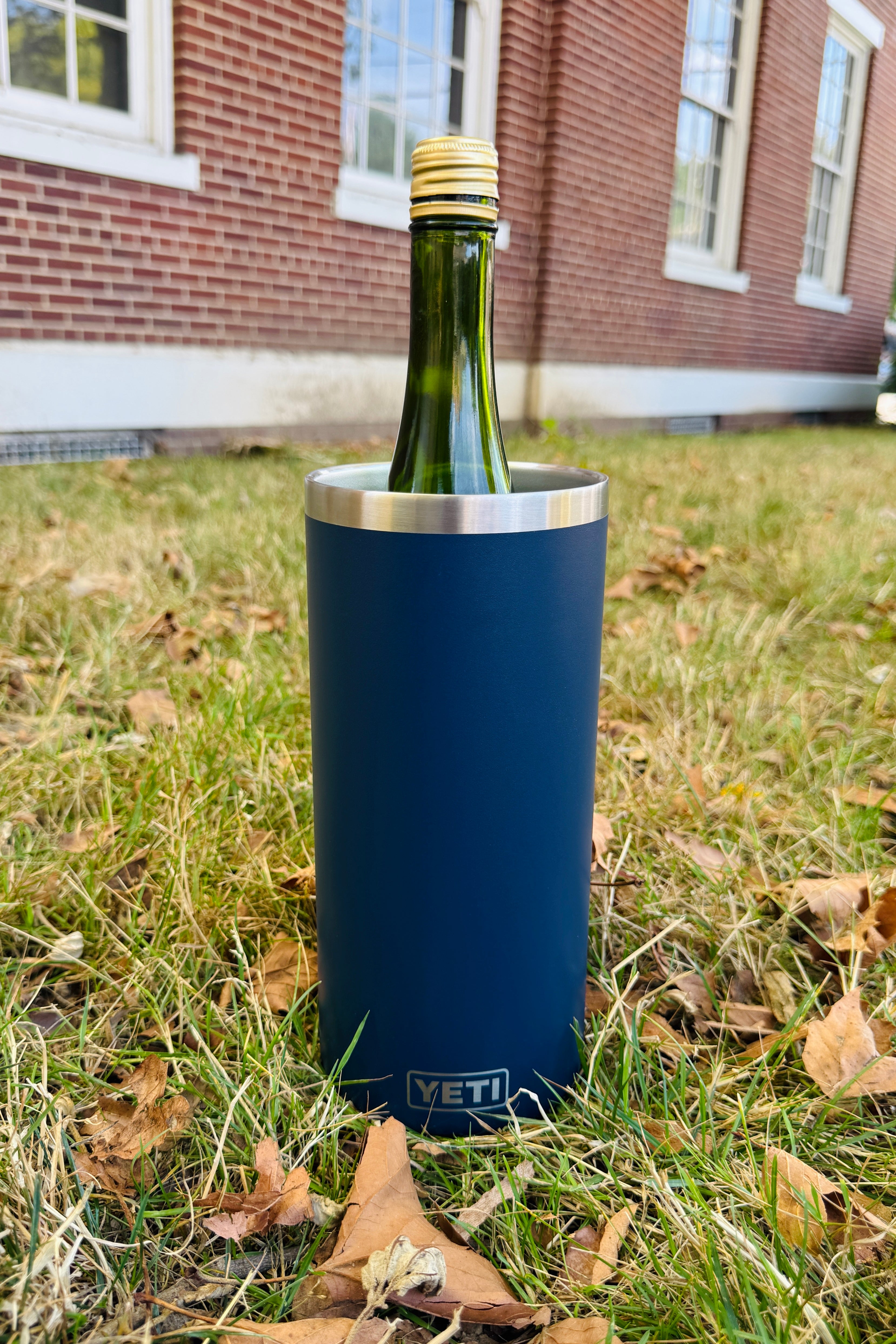YETI Rambler Wine Chiller - Navy
