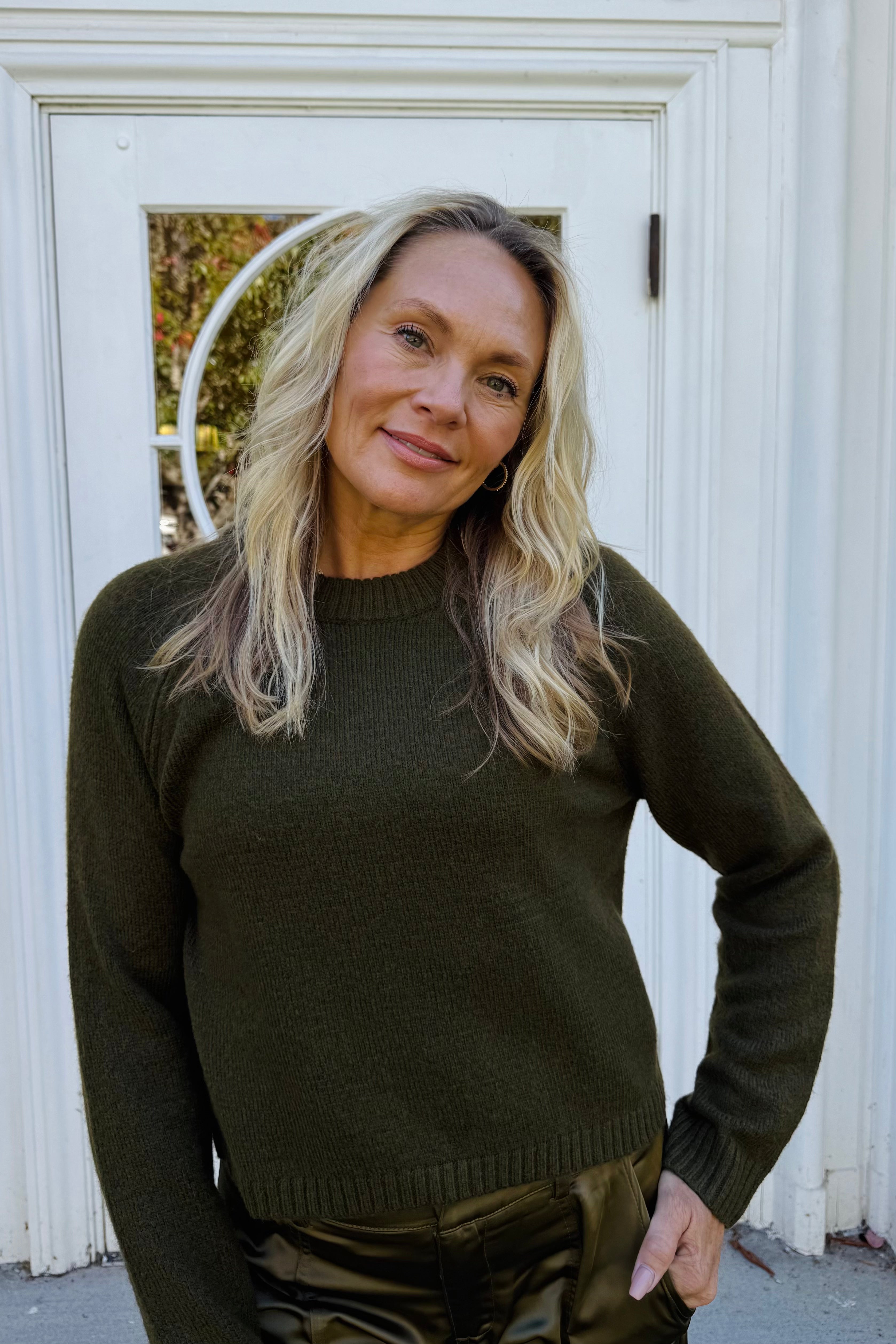This crew neck pullover sweater features a practical zipper detail on the shoulder, ribbed cuffs, and a relaxed fit. Crafted from sustainably sourced materials, it combines functionality with responsible design.

Crew Neck
Pull Over Sweater
Functional Zipper Detail On Shoulder
Ribbed Cuff
Relaxed Fit

Sustainably Sourced