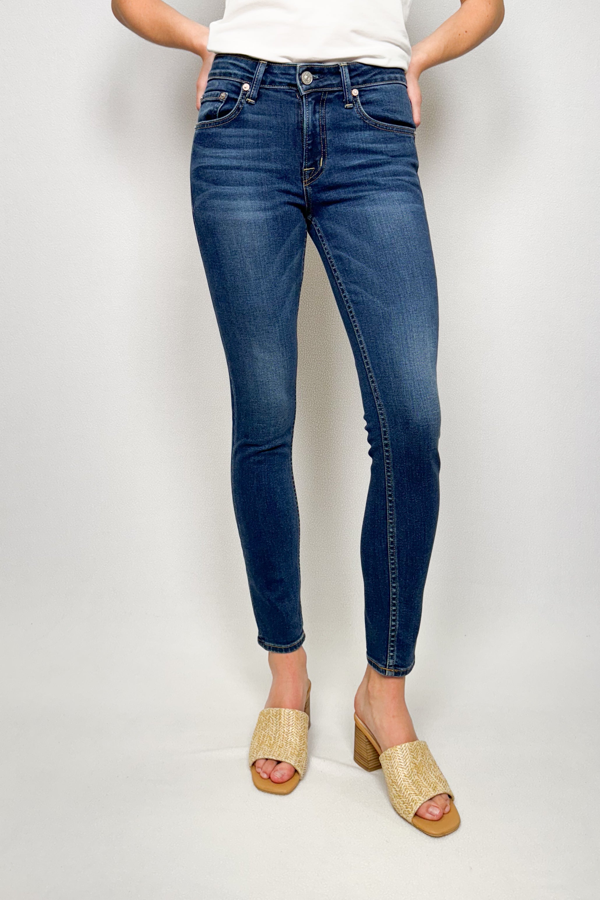 Betsy Mid Rise Skinny Jean