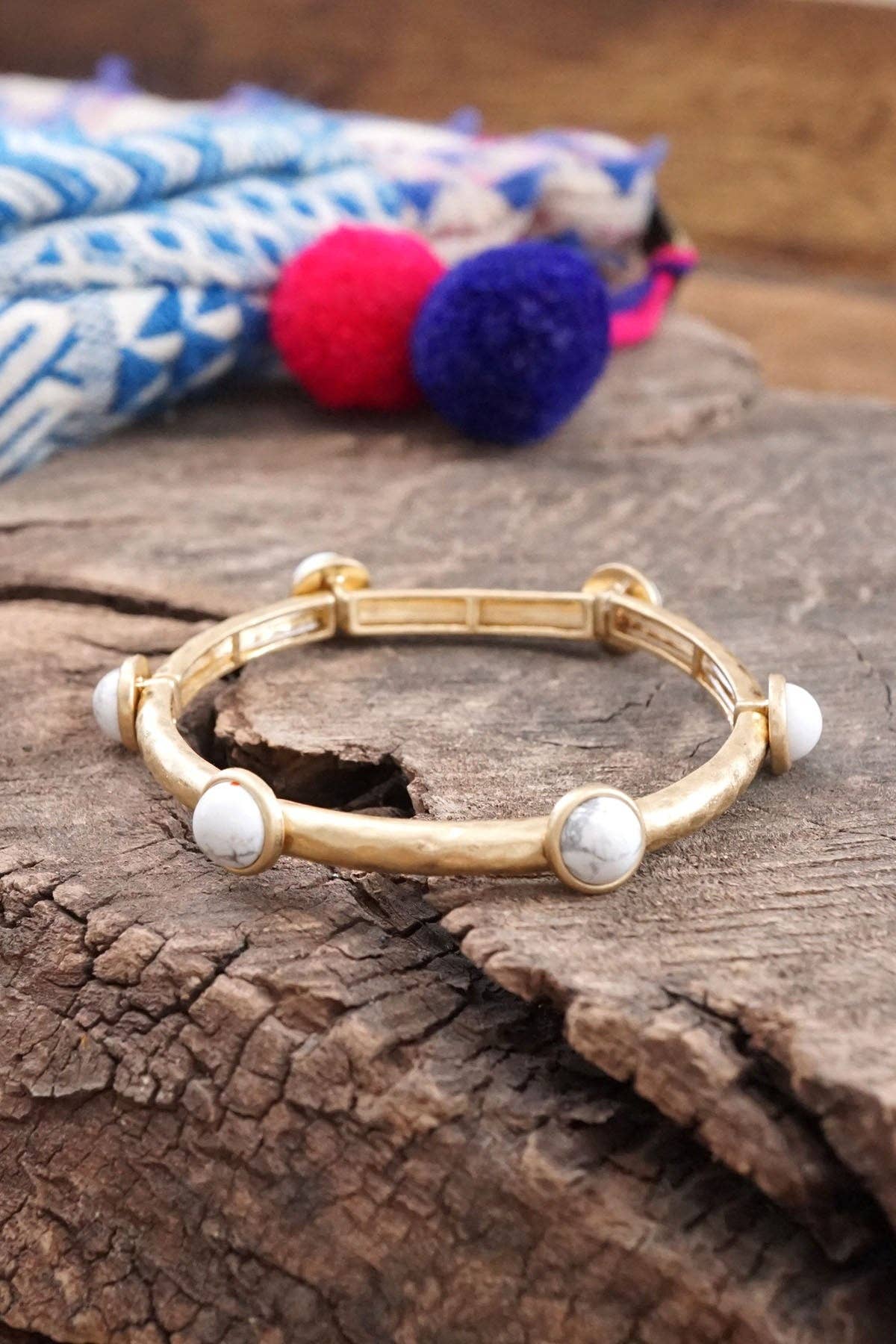 Jeweled Golden Bangle:Shiny Gold/White