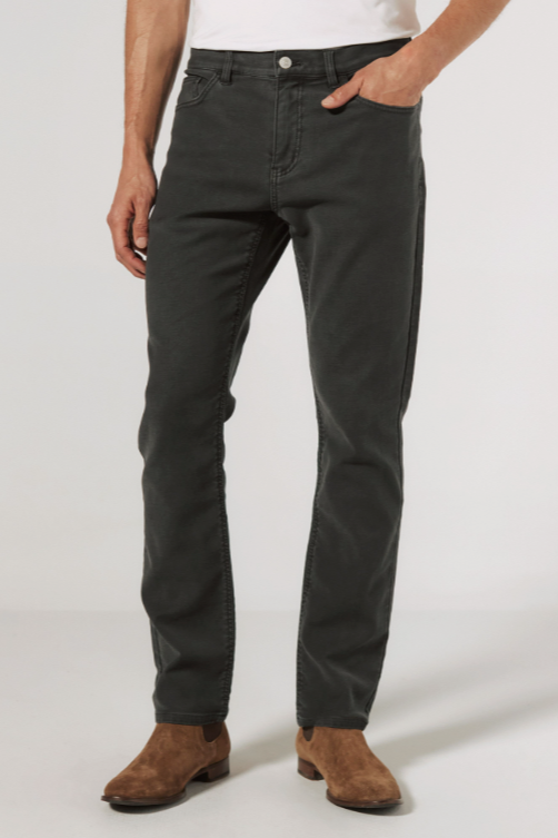 7 Diamonds Generation 5 pocket pant in Graphite, a stretchy, comfortable everyday pant for the office, travel, golf and dinners out