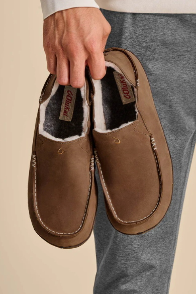 Olukai Moloa Slipper - Toffee/Dk Wood, a cozy slipper for lazy mornings, lounging at home and quick trips outside