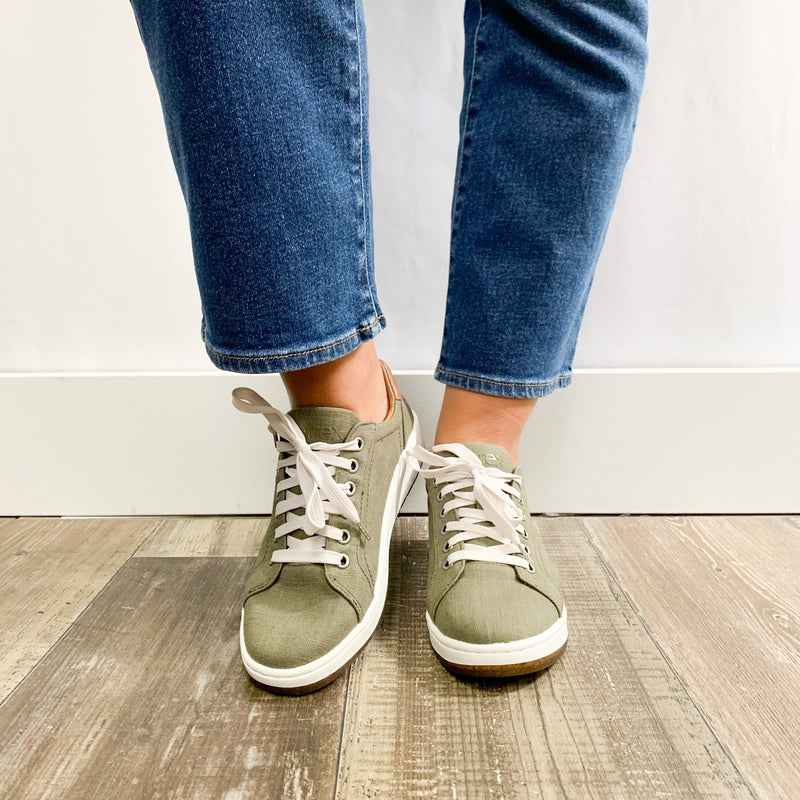 Renee Sneaker