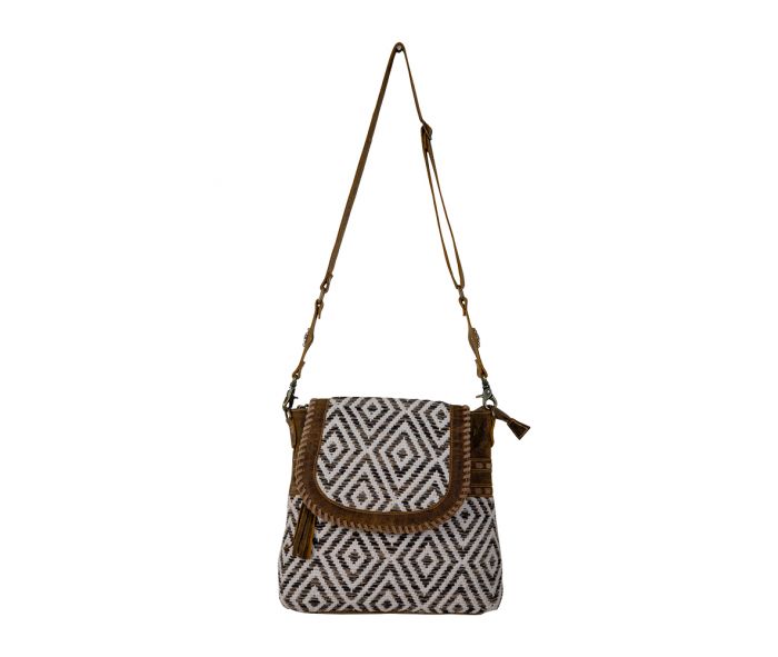 Sand Weaver Flapped Shoulder Bag