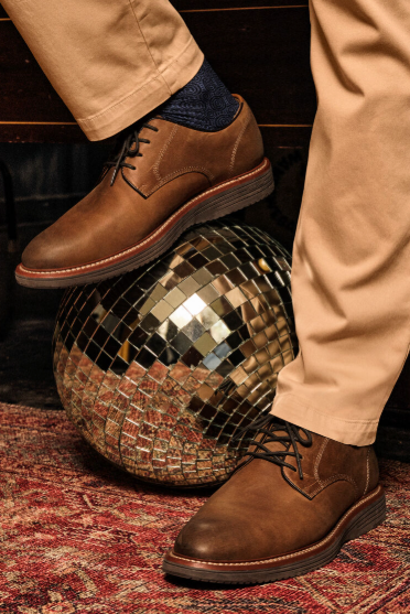 Johnston & Murphy Upton Plain Toe - Tan in Tan Oiled Full Grain, a comfortable, versatile shoe for the office, travel days, dinners out and weekends
