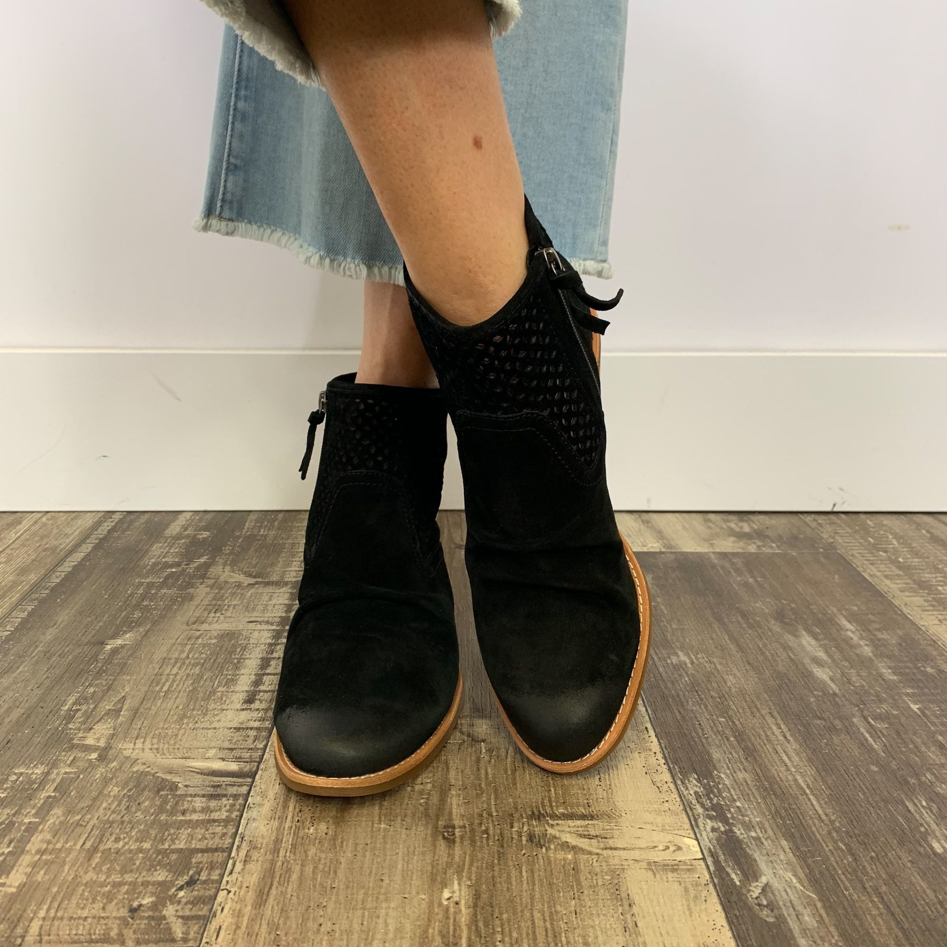 Sofft best sale shoes booties